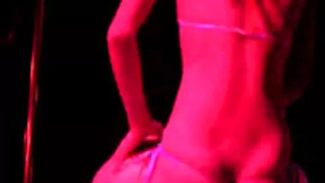 彼は彼女のストッキングでいっぱいになった兼 女 エロ 動画