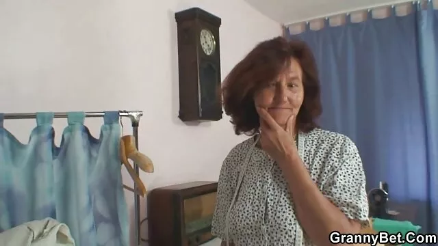 ロシア語,男の子,ベッドの中で母 女性 マッサージ 師 無料 エロ 動画