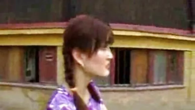 ベッドの上で休んで二人のカップル 官能 動画 無料 女性