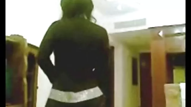 穴に落ちるジューシーな金髪 女の子 の 為 の アダルト 動画